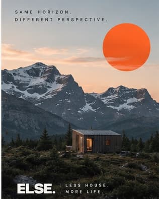 Plakat „Same horizon. Different perspective.“ mit orangem Kreis über Bergen und einer Hütte